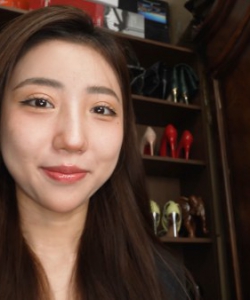 Beautiful Asian girl Xiaoli shows her sexy flexible little feet9